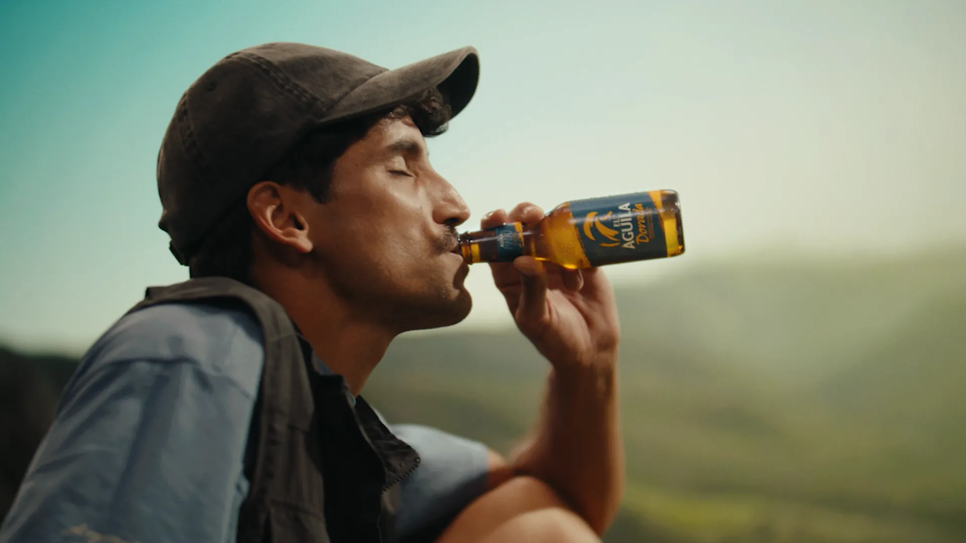 El Águila — still 7